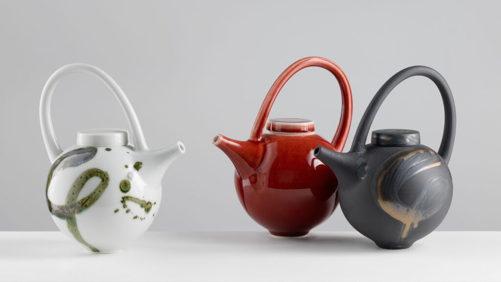 1.T.Thom-group-of-teapots-311f620cf9042eeac5ceb53649b7a7d9