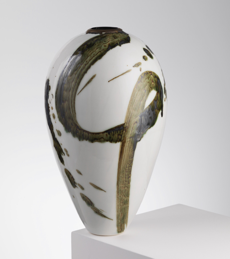 2.T.Thom-lge-tall-vessel-bcd04a78eb7d50a4c275c76e35b3f20a