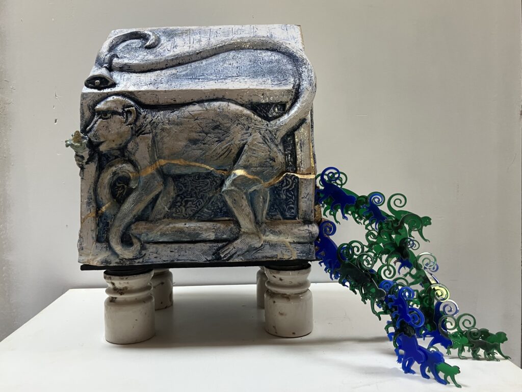 Monkey-see-Monkey-do-glazed-stware-40x40cm-add199619f827bc535c772aa1d6867f6