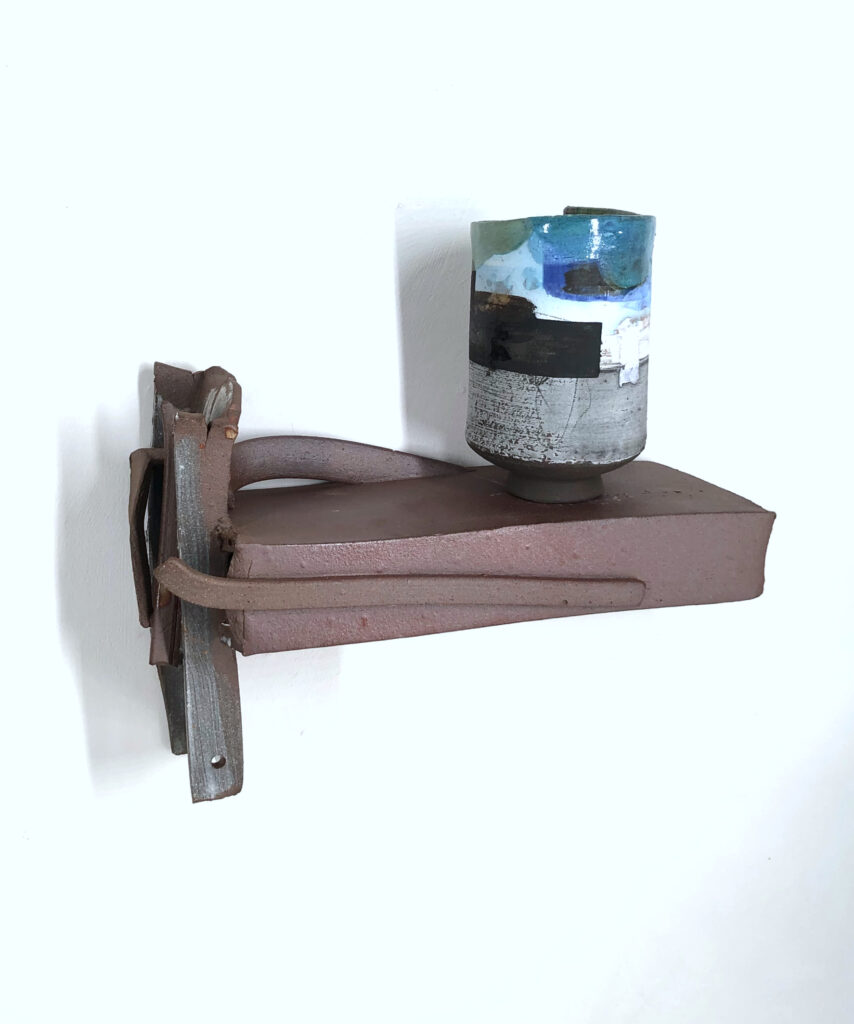 Peter_Bodenham_sculpturalShelf-55010298db74aed3990b056cec65dede